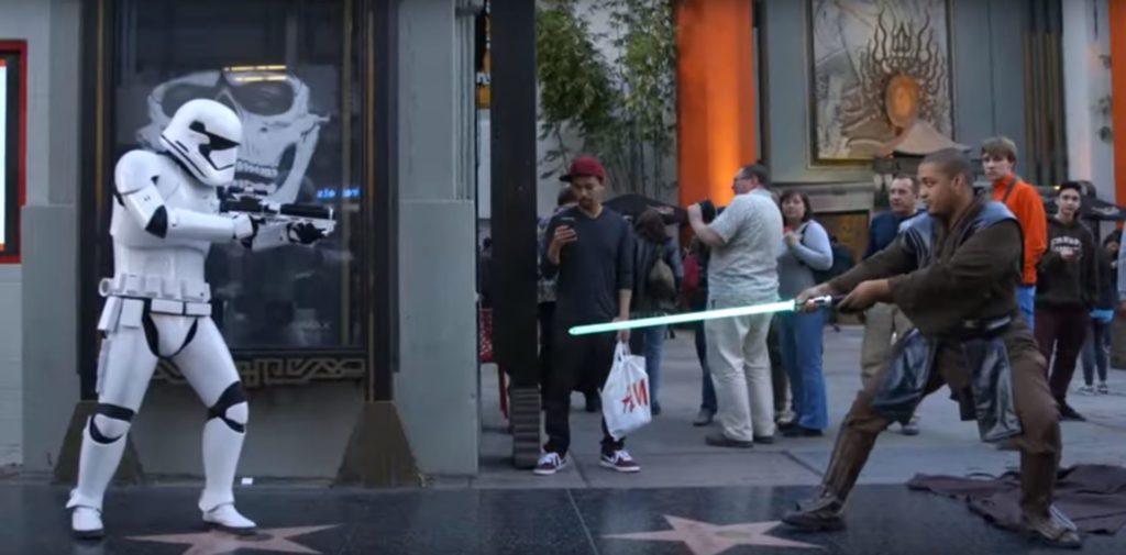 Mark Hamill : l’habit ne fait pas le trooper ! Mark Hamill : l’habit ne fait pas le trooper !