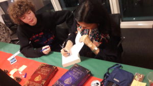 Outlander : rencontre avec Diana Gabaldon en (presque) terre d’Écosse !