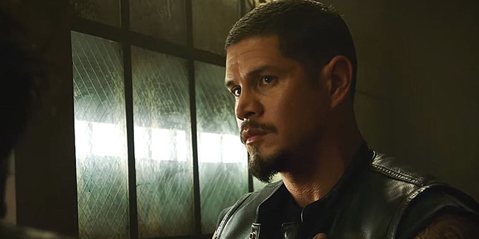 Critique Mayans MC saison 2 épisode 1 : loin des pneus, loin du coeur