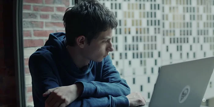 Critique Stalk saison 1 & 2 : Mr Robot à la française