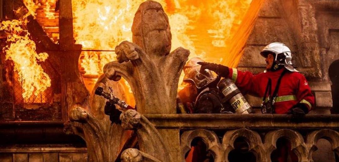 Critique Notre-Dame brûle : un film spectaculaire au suspense surprenant