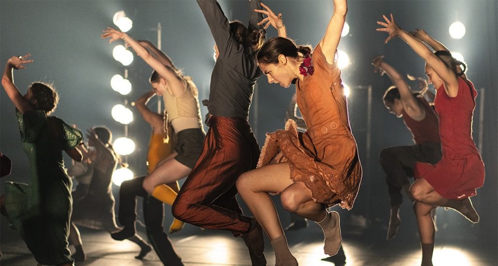 Critique En Corps : renaissance par la danse Critique En Corps : renaissance par la danse