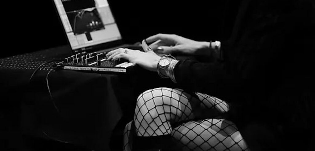 Avignon 2022 – Ça ne rend pas sourd_1