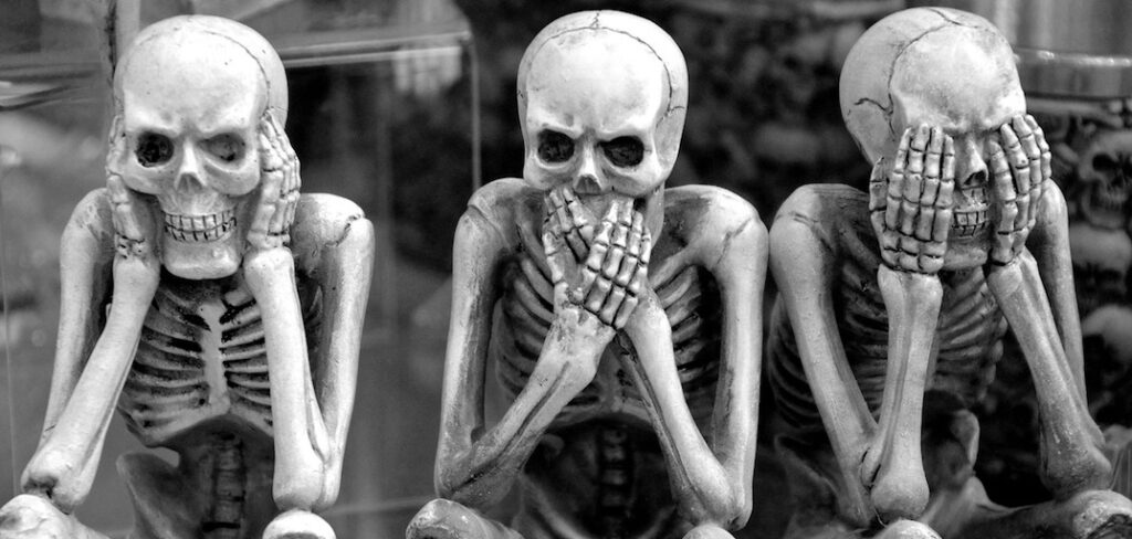 Critique Nos sincères condoléances