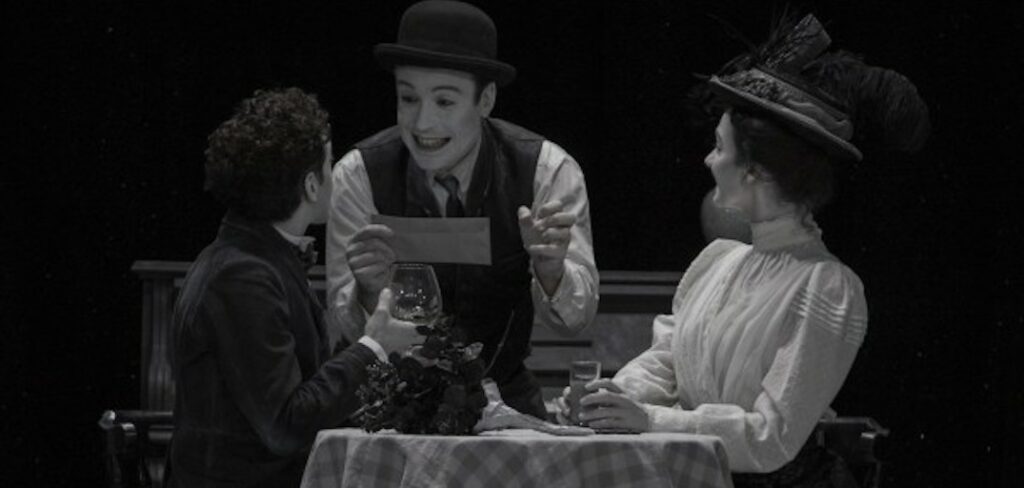 Critique Smile : la première pièce de théâtre en noir et blanc Critique Smile_2
