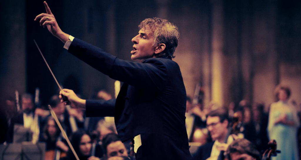 Critique Maestro : derrière la symphonie de Bernstein Critique Maestro : derrière la symphonie de Bernstein