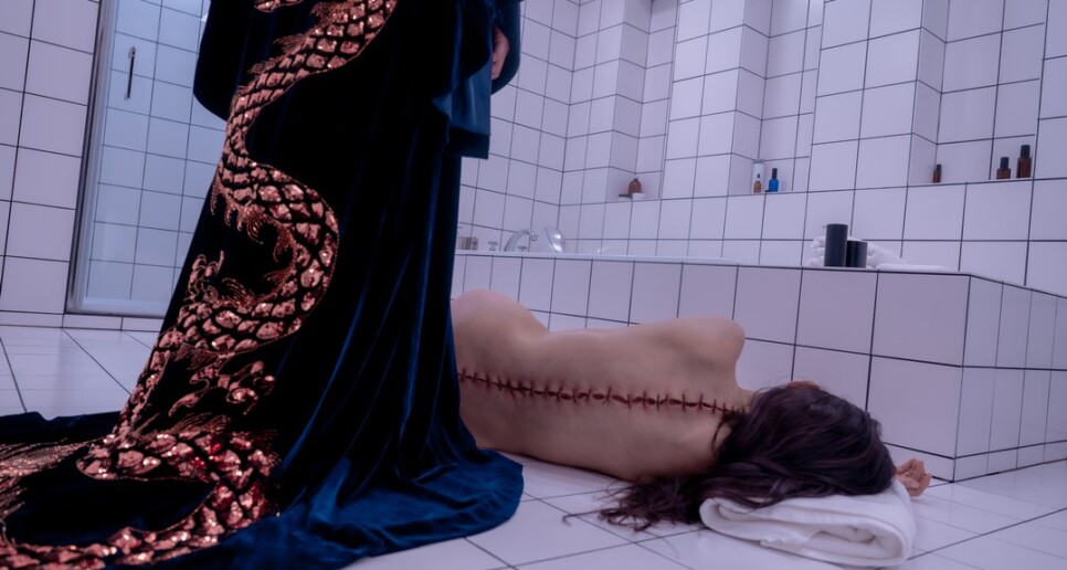 Critique The Substance : cosmétique de body horror Festival de Cannes 2024 - Critique The Substance : cosmétique de body horror