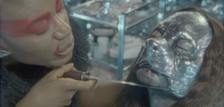 Critique Dragon Dilatation : la barbarie du spectacle vivant