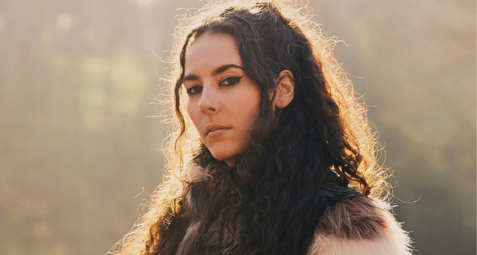 Critique Monstrueuse de Taous Merakchi : l’horreur comme miroir de soi