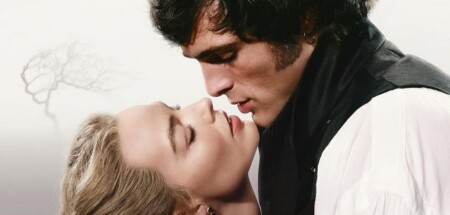 Critique Hurlevent : bisous baveux entre Margot Robbie et Jacob Elordi