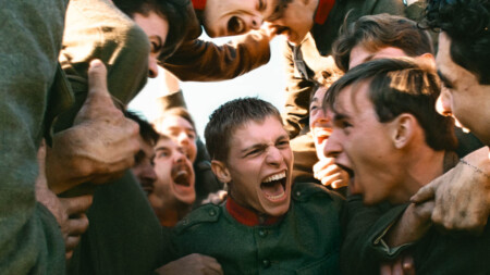 Cannes 2026 - Critique Coward : Lukas Dhont nous emmène dans les tranchées de l'amour