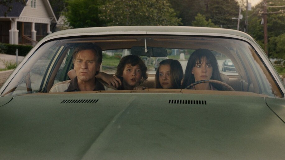 Critique La Fin d'Oak Street : Anne Hathaway et Ewan McGregor coincés au Jurassique
